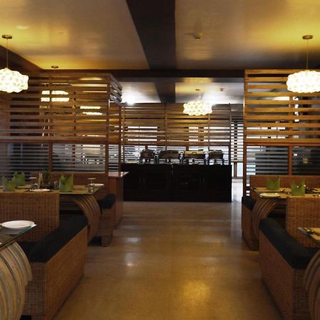 Hotel Rains Inn Guwahati Buitenkant foto