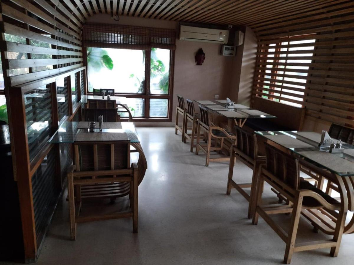 Hotel Rains Inn Guwahati Buitenkant foto