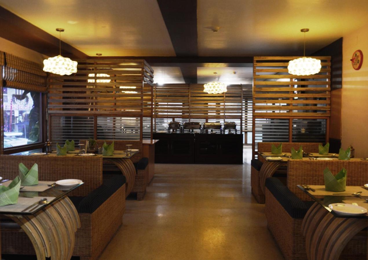 Hotel Rains Inn Guwahati Buitenkant foto