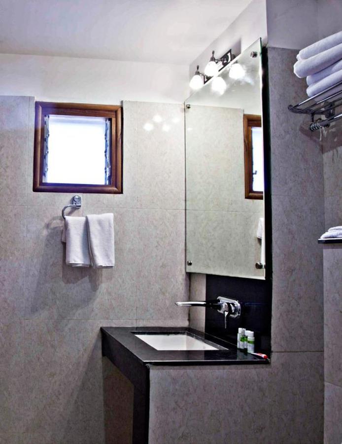 Hotel Rains Inn Guwahati Buitenkant foto