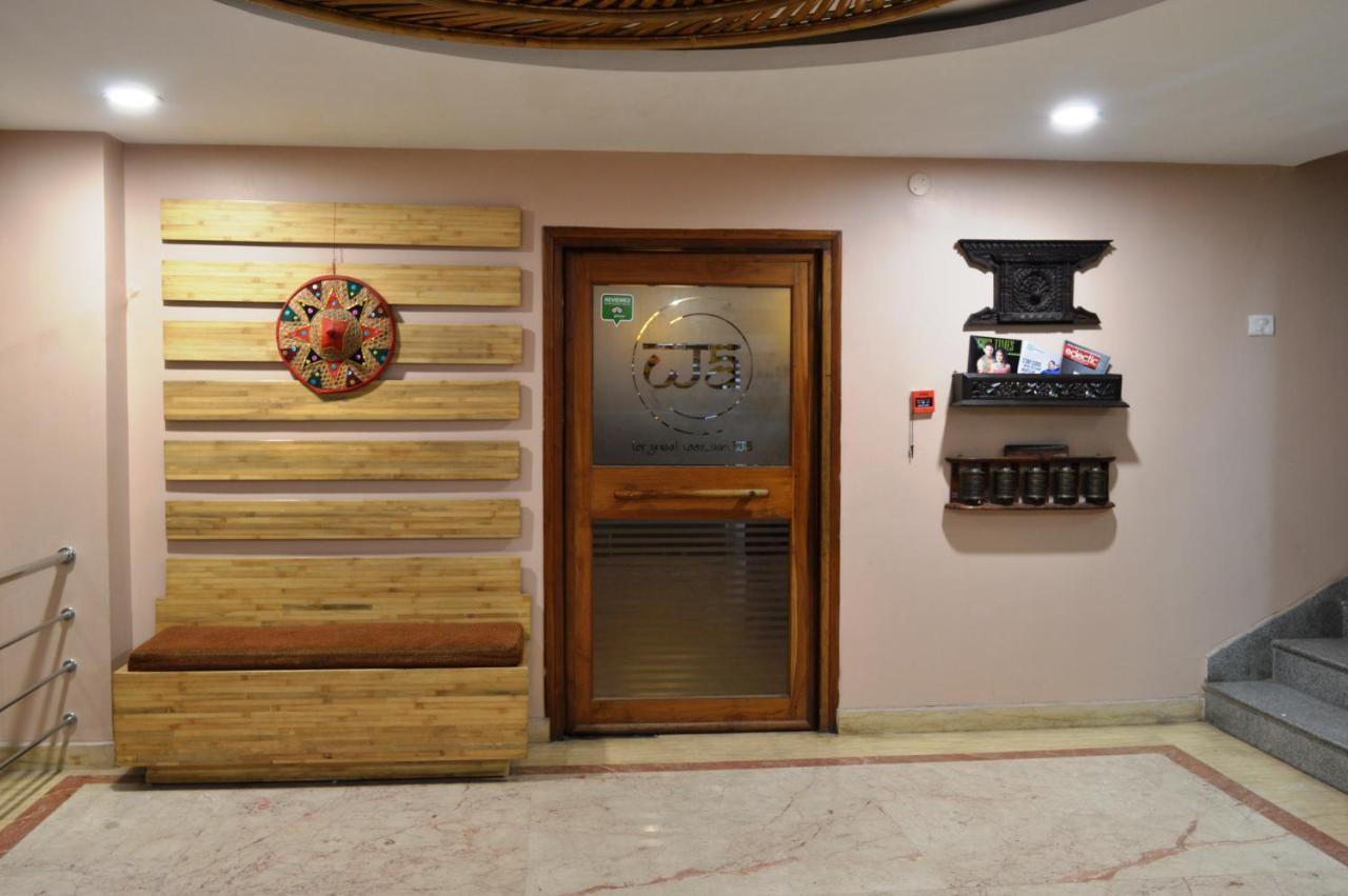 Hotel Rains Inn Guwahati Buitenkant foto